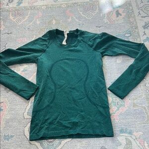 lululemon green sparkle Long Sleeve Top